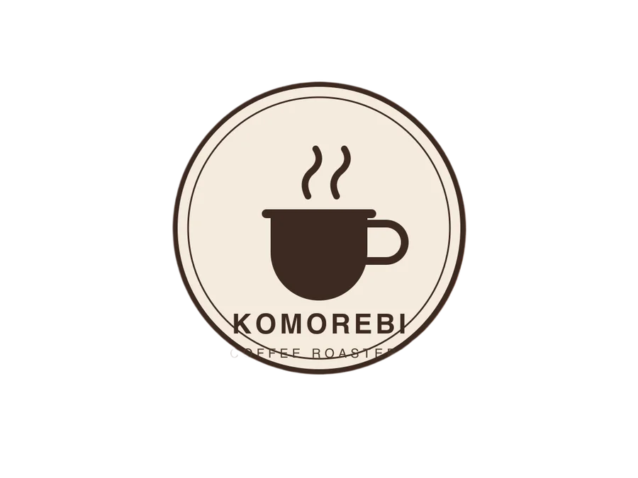 Nachher — Ein rundes Kaffee-Badge vom flachen Hintergrund gelöst — Wortmarke, Ring und Icon behalten im transparenten PNG saubere Kanten.