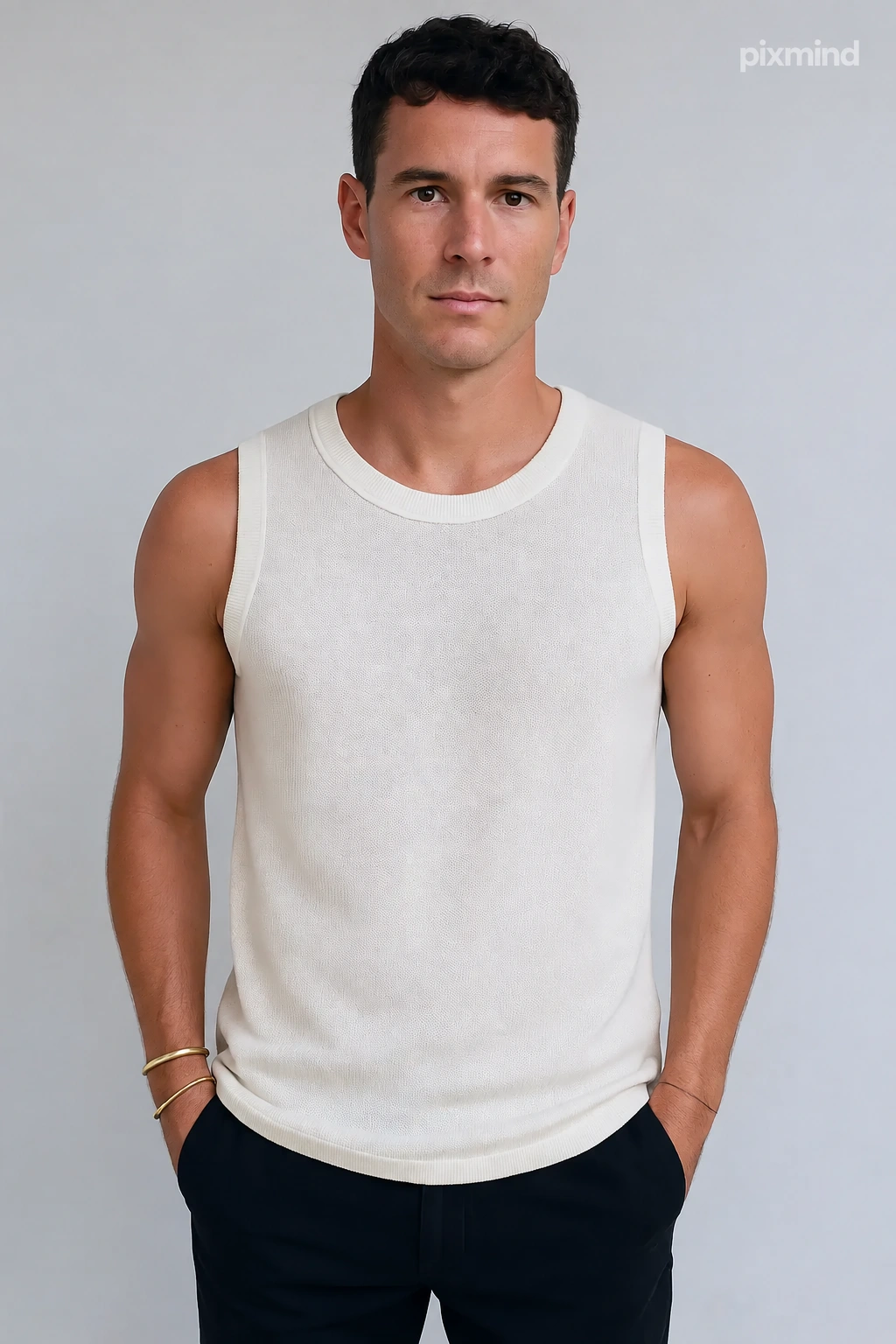 เสื้อกล้าม · ชายหนุ่ม